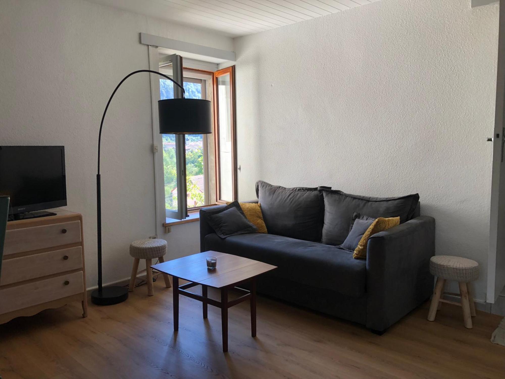 T2 Avec Terrasse Calme Et Ensoleillee Apartment Сен-Клод Екстериор снимка